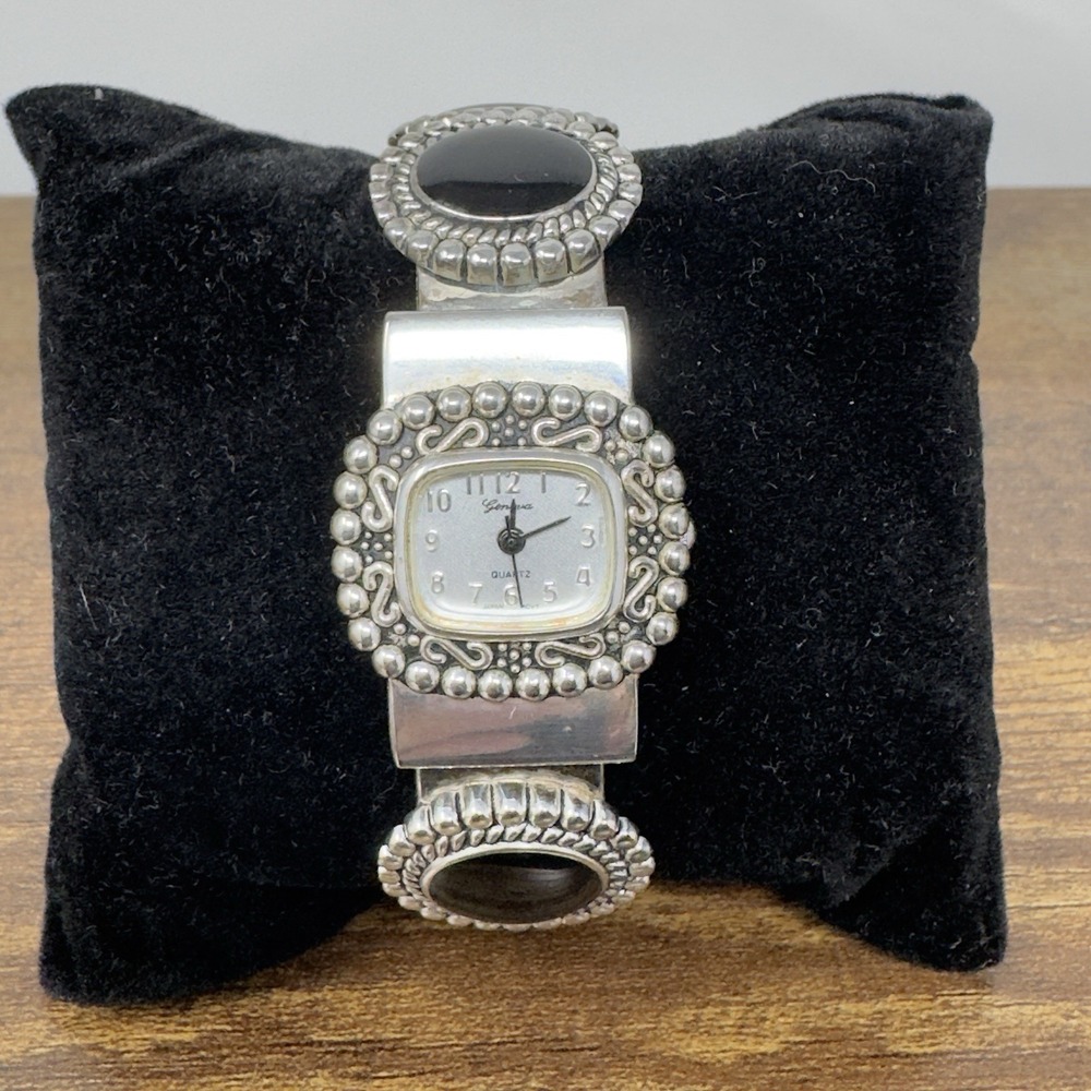 Vintage Women's Geneva‎ Cuff Watch Hinged Bracelet Classic New Battery